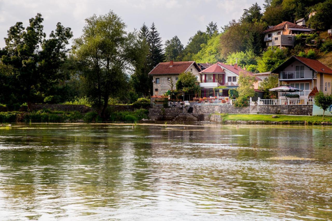 Villa Dino Kulen Vakuf Exterior photo